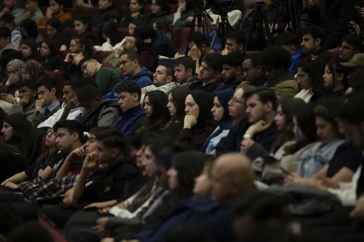 Roketsan, Uzayda Sürü Teknolojileriyle Savunma Sanayine Yeni Ufuklar Açıyor