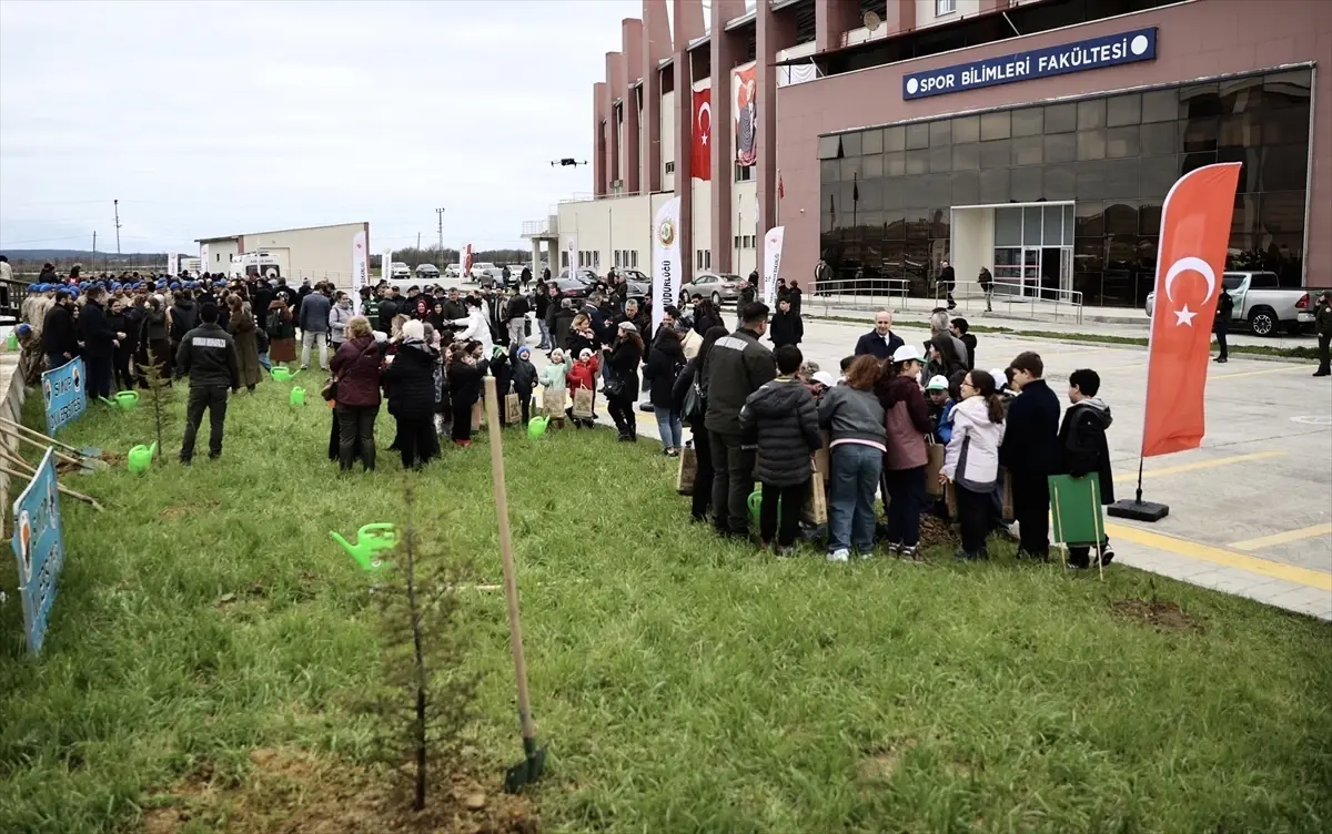 Sinop'ta Orman Haftası'na Özel 5.700 Yeni Fidan Toprakla Buluştu