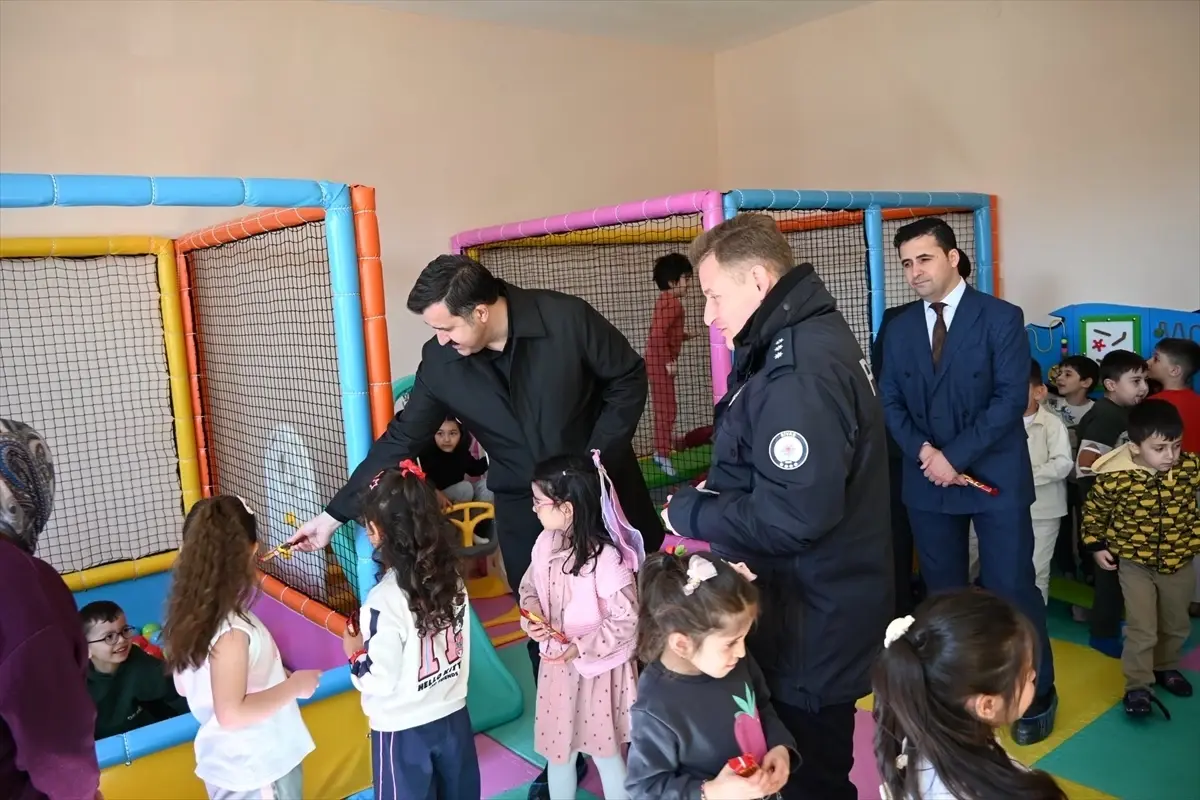 Suşehri'nde Kemalpaşa İlköğretim Okulu'na Modern Oyun Sınıfı Açıldı