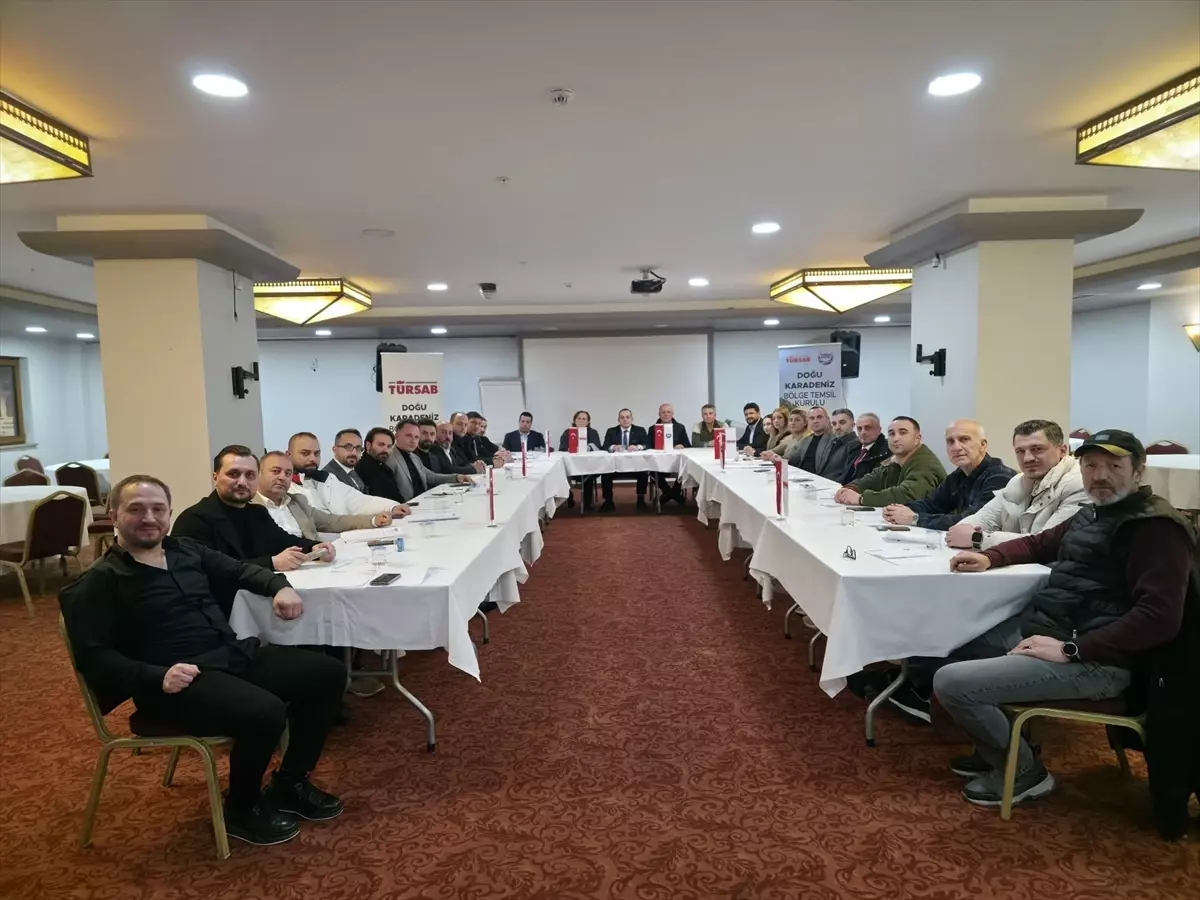 TÜRSAB, Doğu Karadeniz’de Turizm Kriz Yönetimi ve Yeni Pazar Stratejileri Üzerine Toplantı Düzenledi