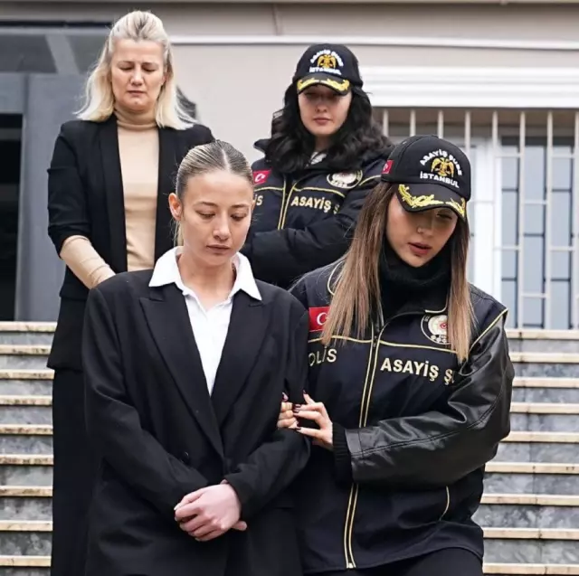 Olay yerinde polis ekipleri