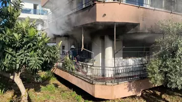 Yangın sonrası evin dış görünümü