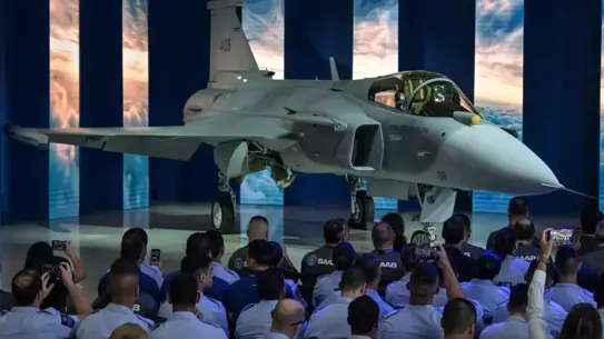 Brezilya’nın Yerli Süpersonik Savaş Uçağı F‑39E Gripen Tanıtıldı