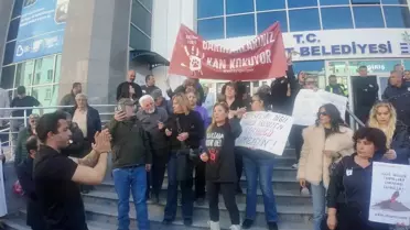 Protestoya katılan hayvanseverler