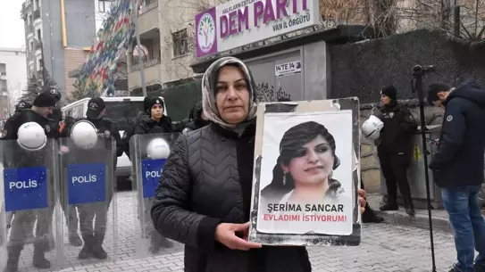 Nöbet tutan aileler