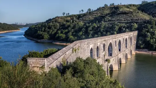Sergide sergilenen nadir su yolu fotoğrafı