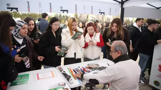 Festivaldeki etkinliklerden bir sahne