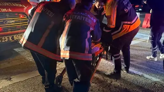 Kaza anındaki iki otomobilin çarpışması