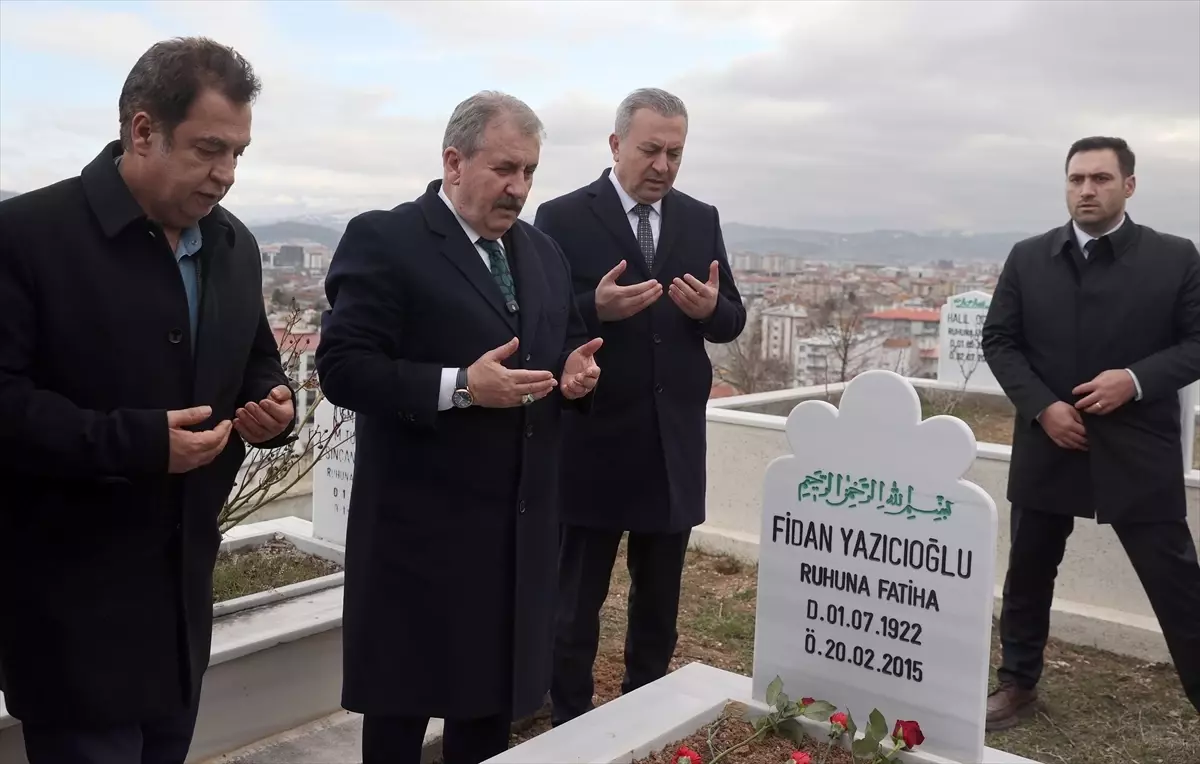 Sivas'ta 17. Yıl Dönümünde Muhsin Yazıcıoğlu ve Ekip Arkadaşları Anıldı