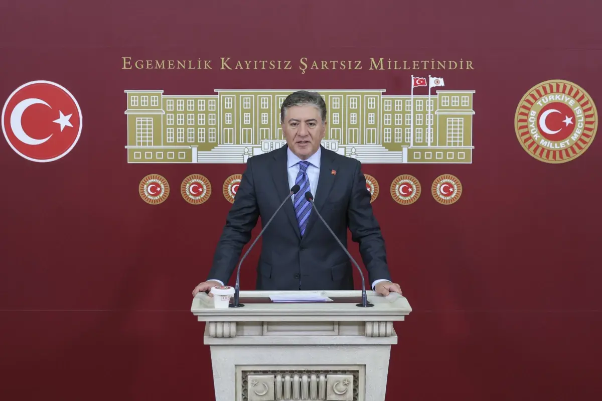 CHP'li Murat Emir'den Adalet Bakanı'na Yargı Bağımsızlığı Uyarısı