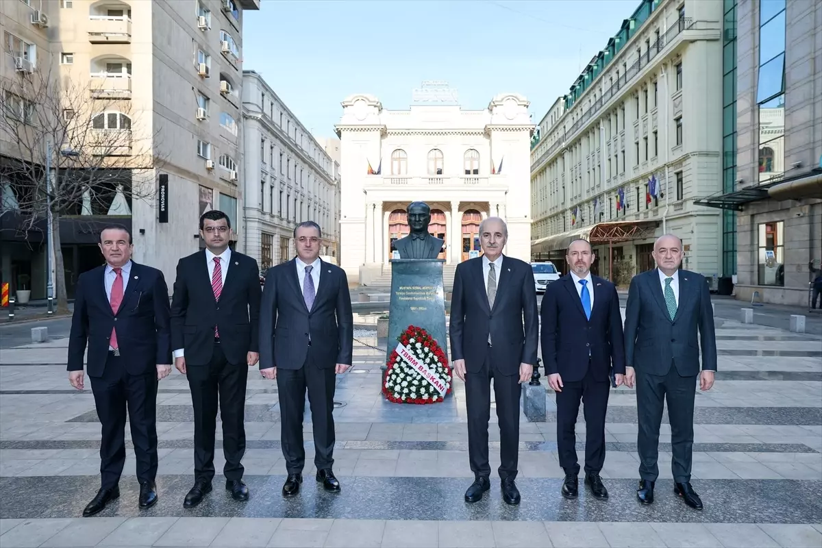 TBMM Başkanı Kurtulmuş, Bükreş'teki Atatürk Anıtı'na Ziyaret Etti