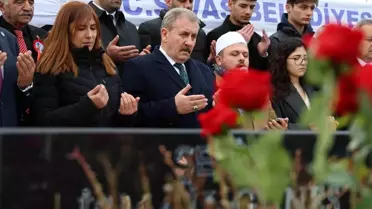 Helikopter kazası sonrası Sivas'ta düzenlenen anma töreni