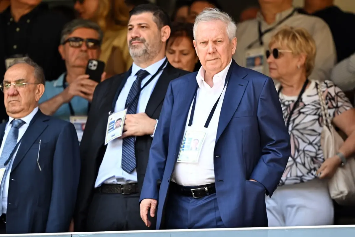 Aziz Yıldırım, Fenerbahçe Başkanlığına Aday Olmayacağını Resmen Açıkladı
