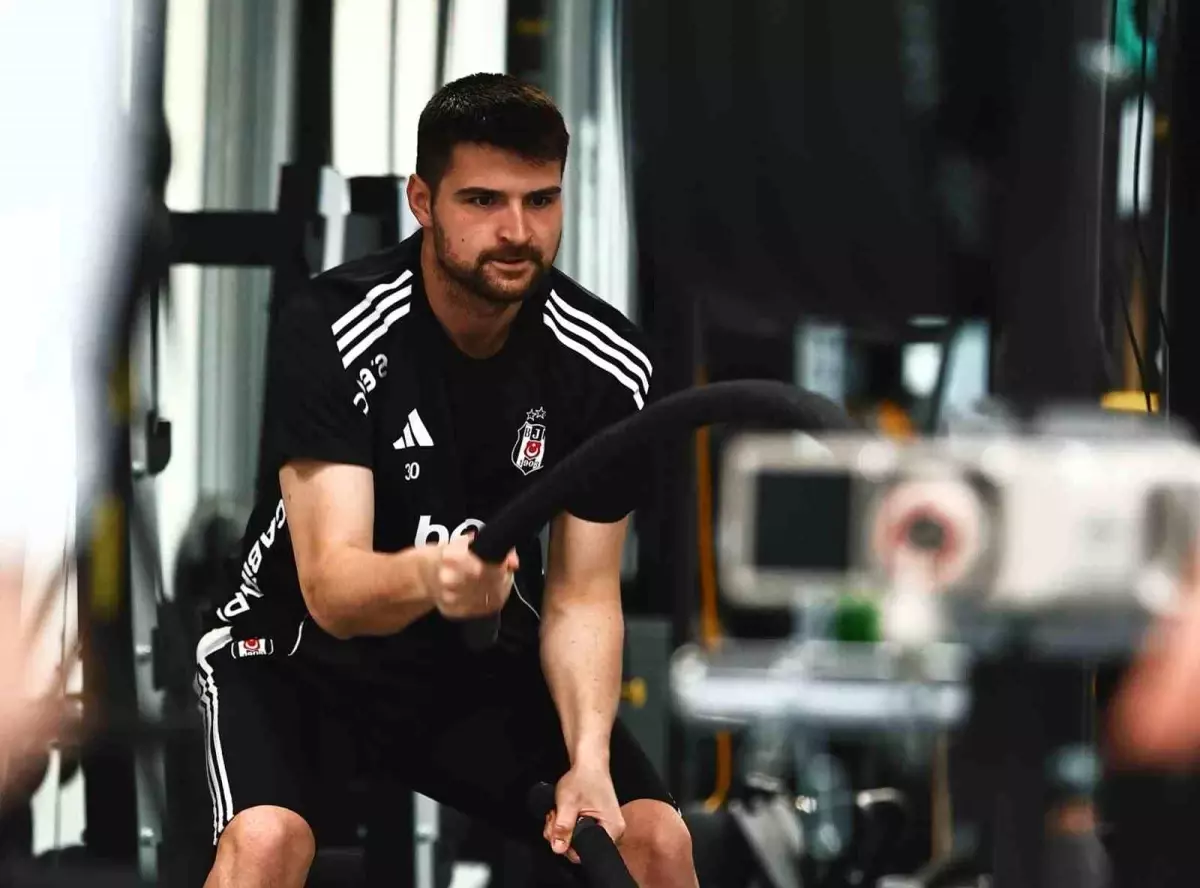 Beşiktaş, Nevzat Demir Tesisleri'nde Yoğun Antrenman Rutinine Devam Ediyor