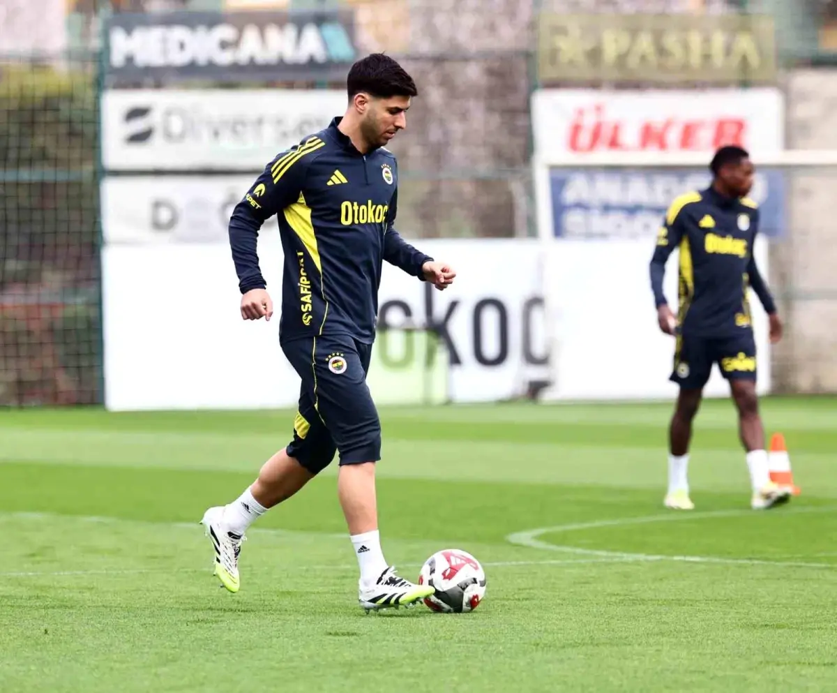 Fenerbahçe, Tedesco Yönetiminde Can Bartu Tesisleri'nde Antrenmanını Sürdürüyor