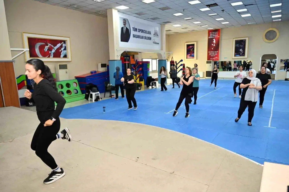 İsparta’da Kadınlar Zumba ile Formda ve Bir Arada