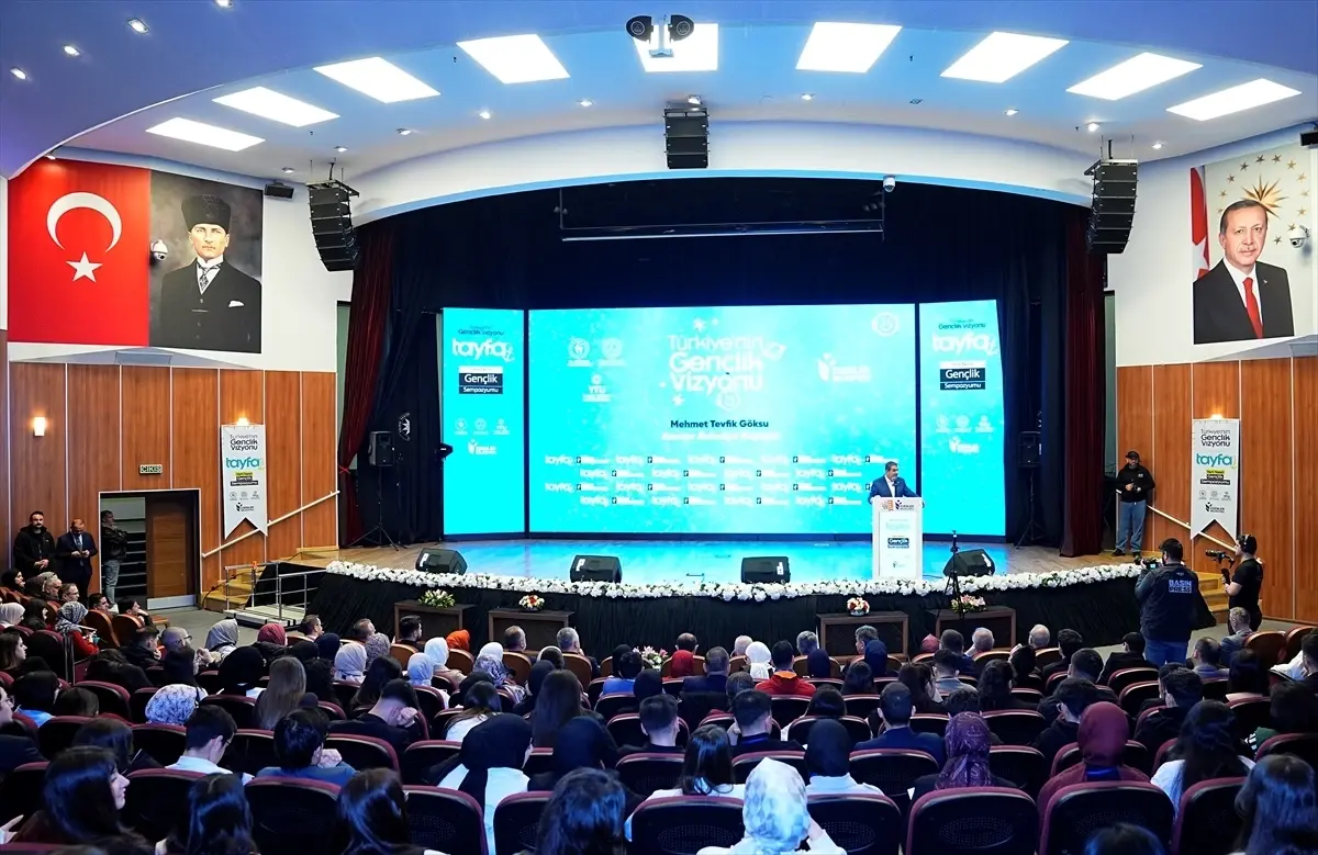 Esenler'de Gençlik Vizyonu Sempozyumu: Yeni Nesil İçin İlham Verici Buluşma