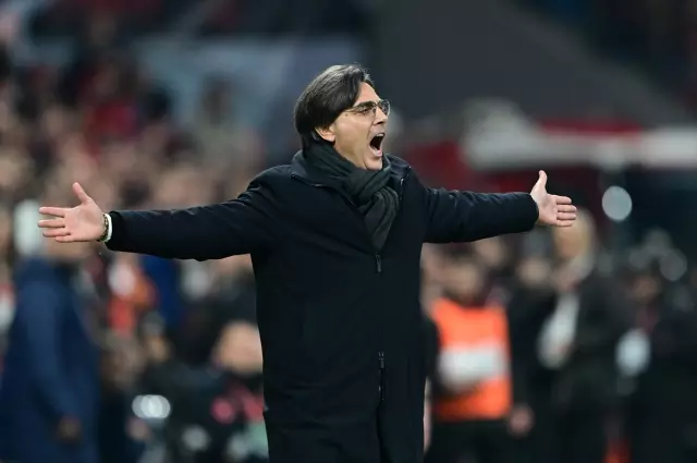 Montella soruya yanıt verirken