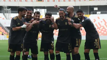 Aliağa FK'in gol sevinci