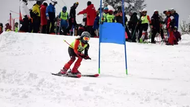 Şampiyonada yarışan genç sporcular