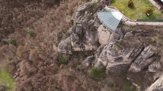 Kazanın meydana geldiği cam teras