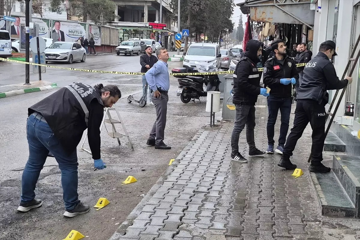 Nizip'te 25 Yaşındaki Şüpheli, Banka Şubesine Yönelik Silahlı Saldırıyı Sürdü: Tutuklandı