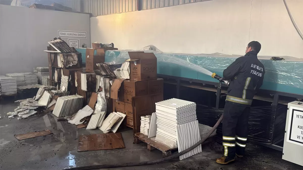 Maaş Sorunu Sonuçlandı: Bekçi İş Yerine Tiner Dökerek Ateş Yaktı