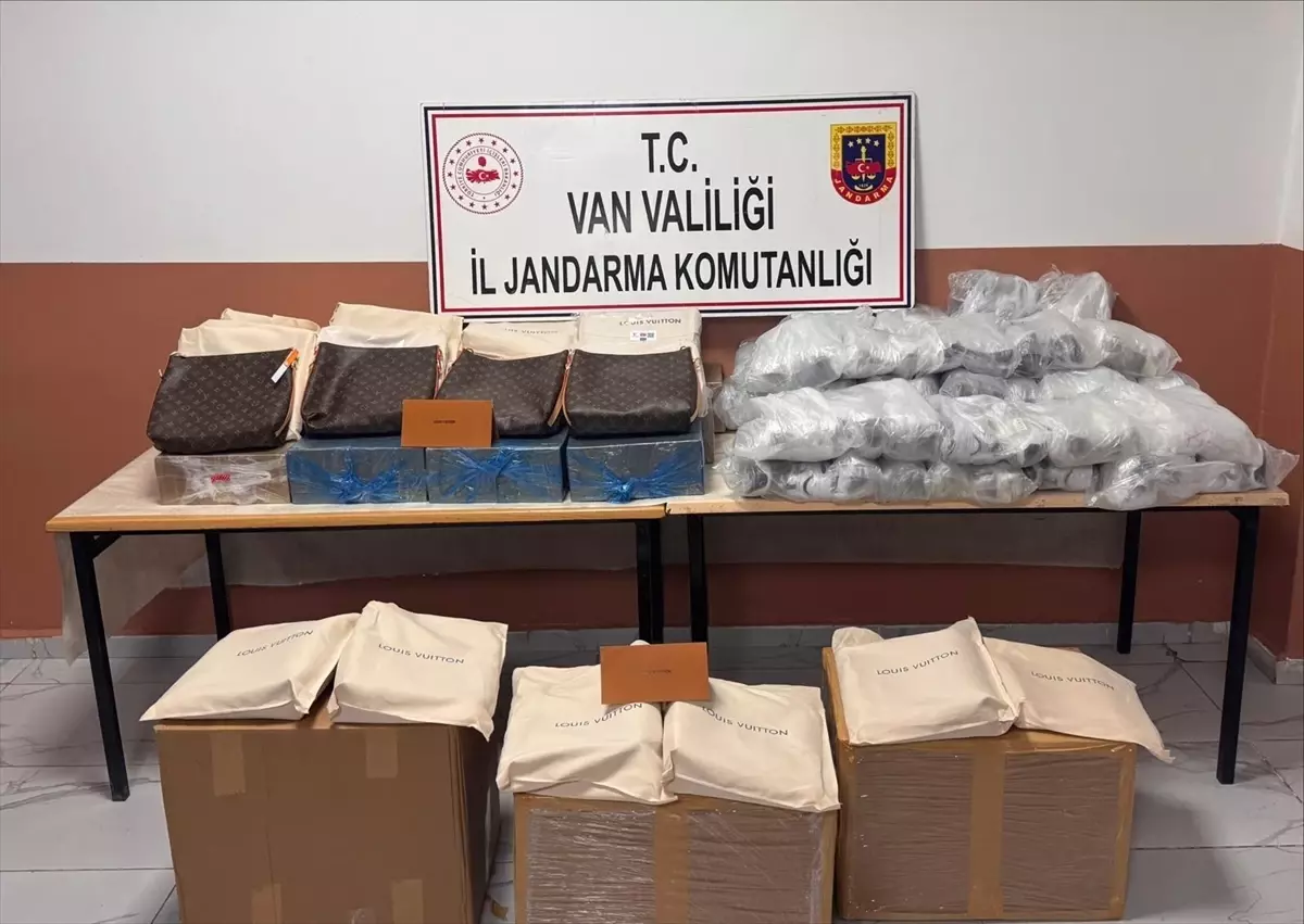 Van’da Başkale Gümrük Kontrolünde 116 Kaçak Eşya Ele Geçirildi