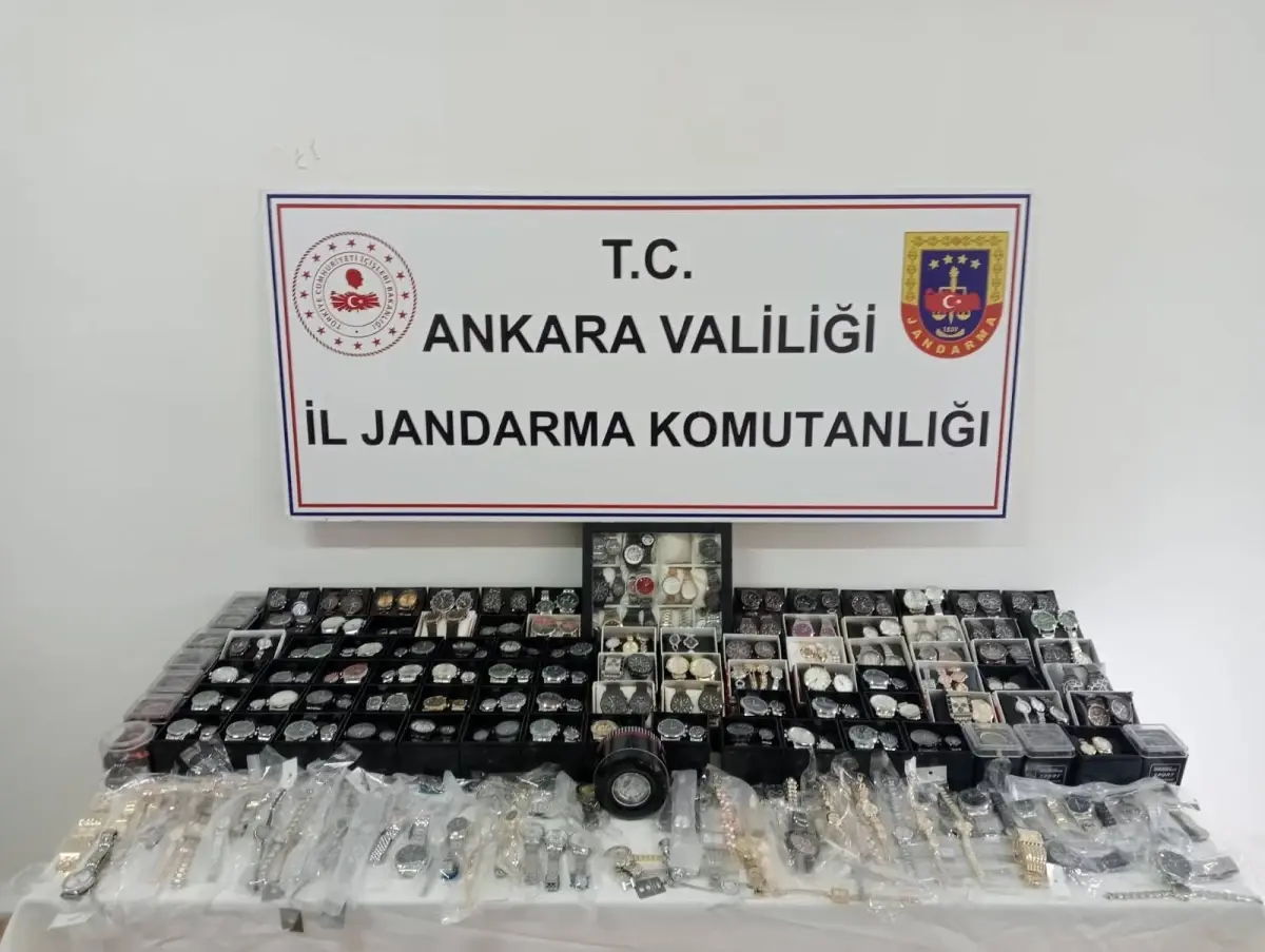 Ankara’da 600’den Fazla Kaçak Kol Saati Ele Geçirildi