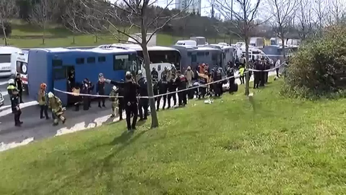 Bağcılar’da 4 Cezaevi Sevk Aracı Çarpıştı: 6 Jandarma Yaralı