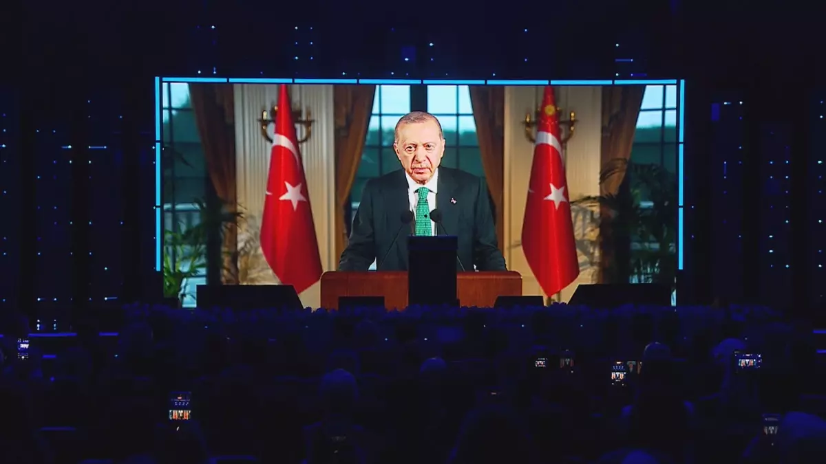 Erdoğan, STRATCOM Zirvesi 2026'da Uluslararası Sistemin Meşruiyet Sorununu Vurguladı