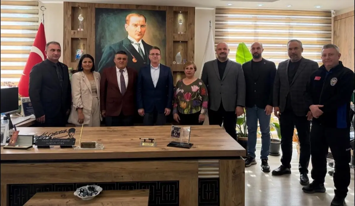 Keşan’da Kaymakam Aziz Mercan’dan Öğrencilerle Birlikte Fidan Dikimi