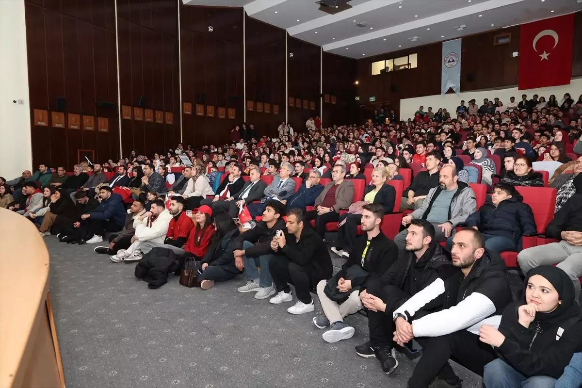 ERÜ Kampüsünde Romanya Maçına Coşkulu Destek