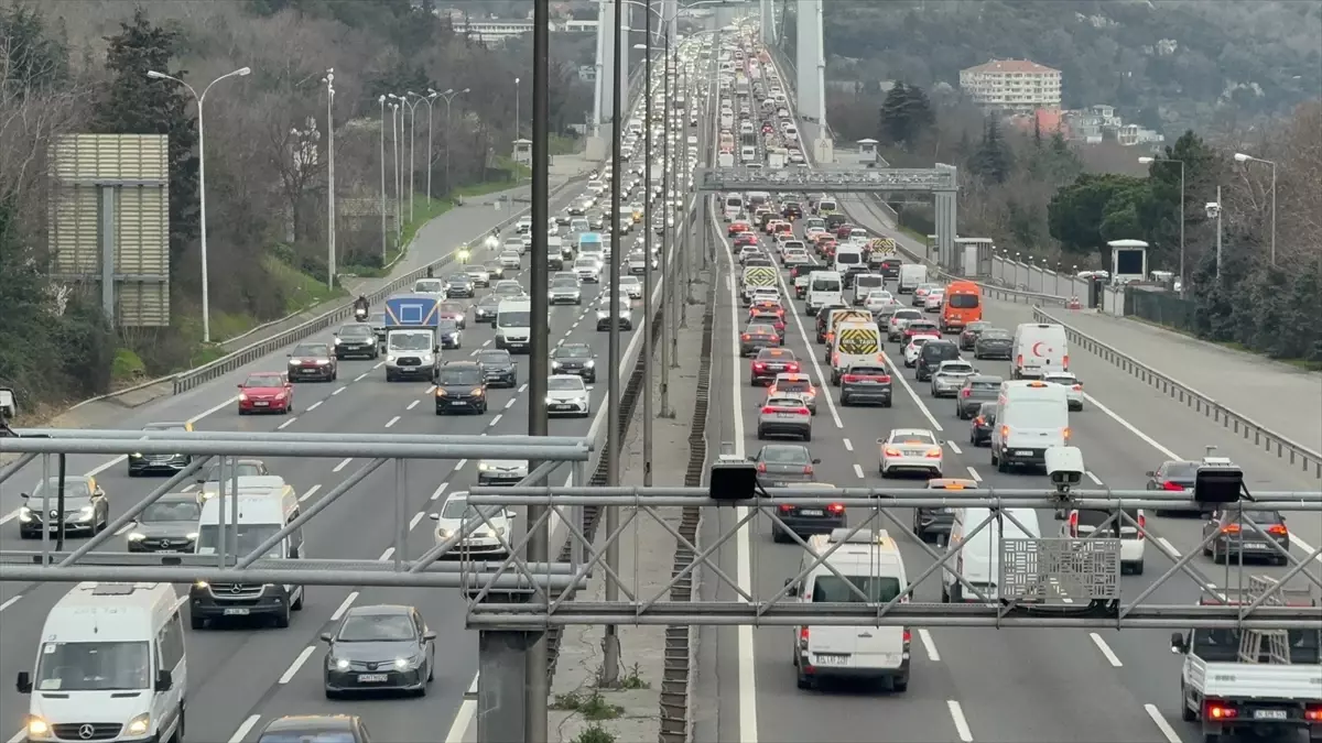 İstanbul’da Akşam Trafiği %76’a Yükseldi: Sürücüler Dikkat!