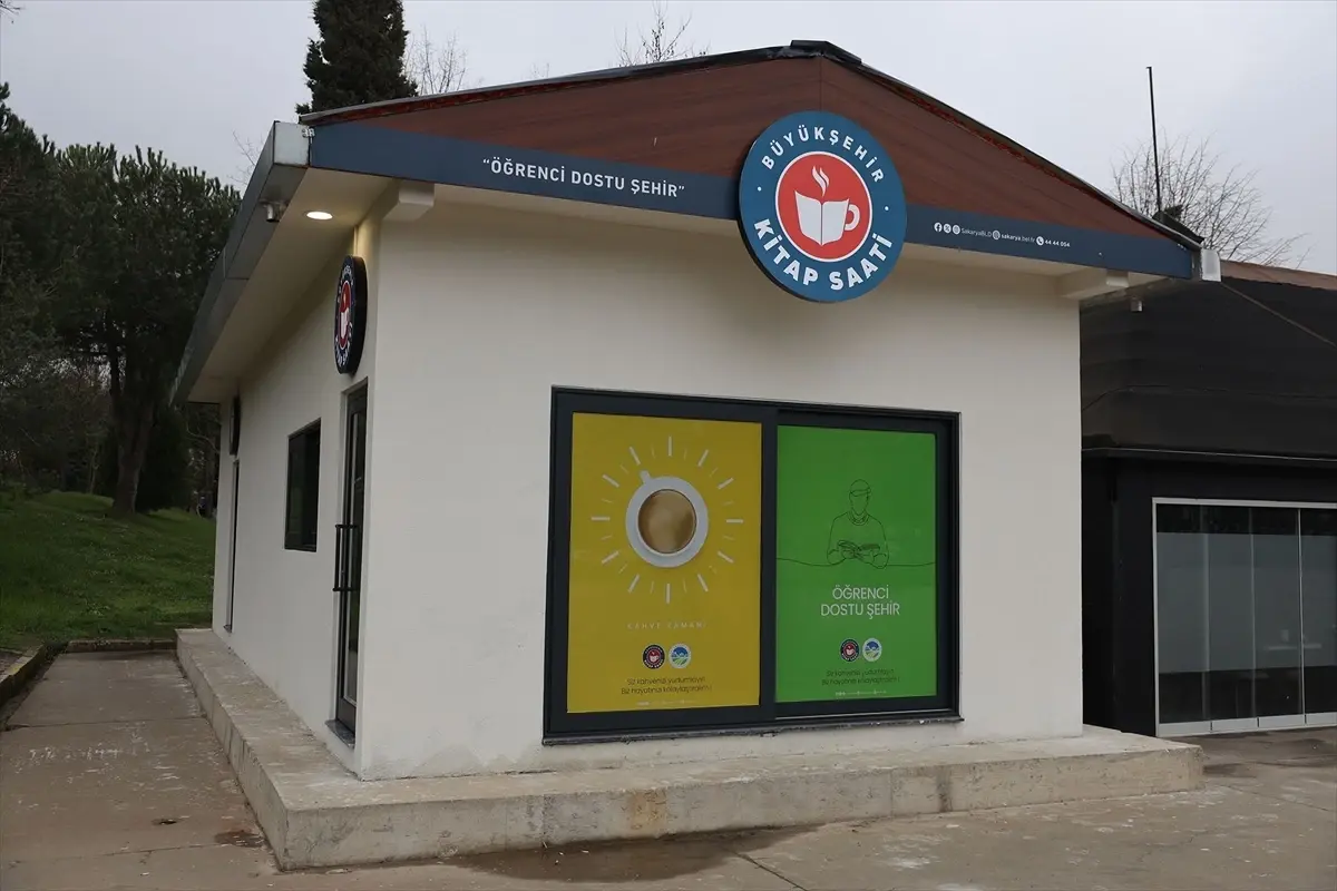 Sakarya Büyükşehir Belediyesi'nden Üniversitelilere “Kitap Saati” Uygulaması