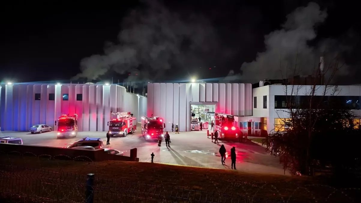 Çerkezköy Tekstil Fabrikasının Bacasında Çıkan Yangın Kısa Sürede Kontrol Altına Alındı