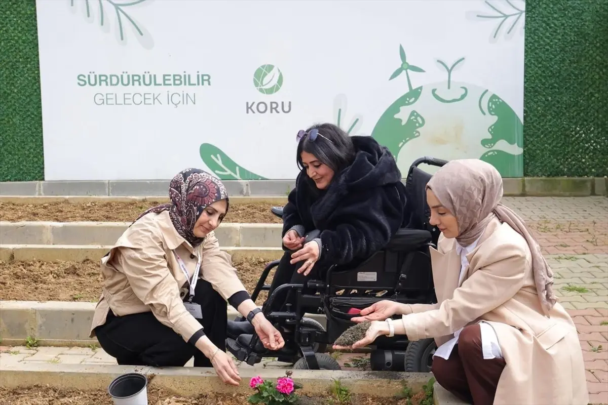 Ümraniye'de Orman Haftası Kapsamında Özel Gereksinimli Öğrenciler Tohum Ekti