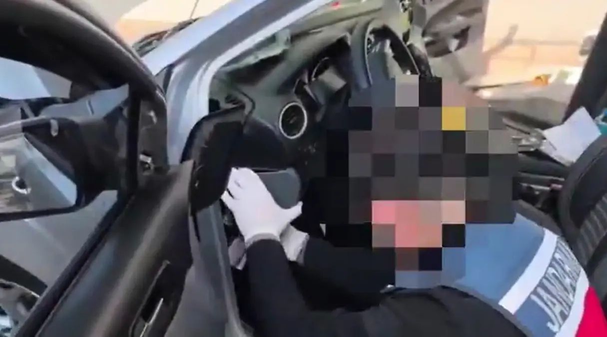 Bursa'da Uyuşturucu Operasyonu: Tek Kişi Tutuklandı, Araçta Madde Ele Geçirildi