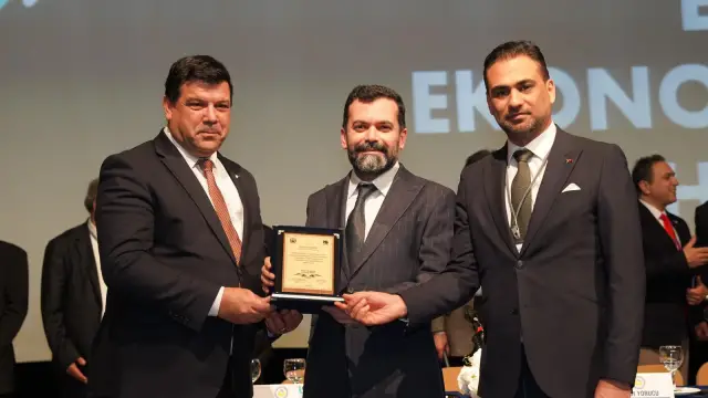 Forumda tartışma anı