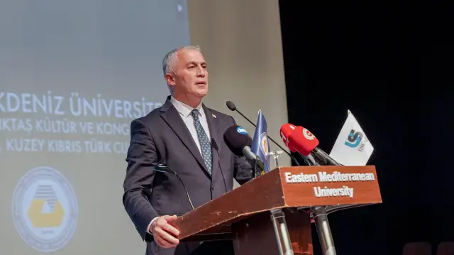 Forumda sunum yapan Amcaoğlu