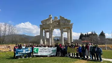 Yeşilay gönüllüleri Afrodisias antik kentinde