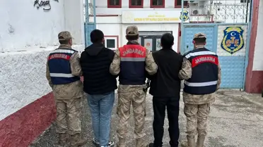 Jandarmanın yol kontrolü sırasında yakalanan iki şahıs