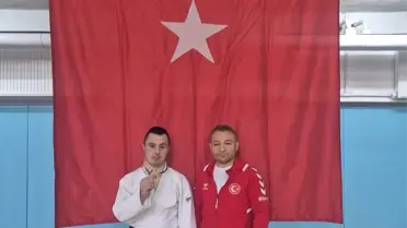 Ahmet Ünal madalya anı