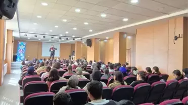 Jandarma ekibi eğitim verirken