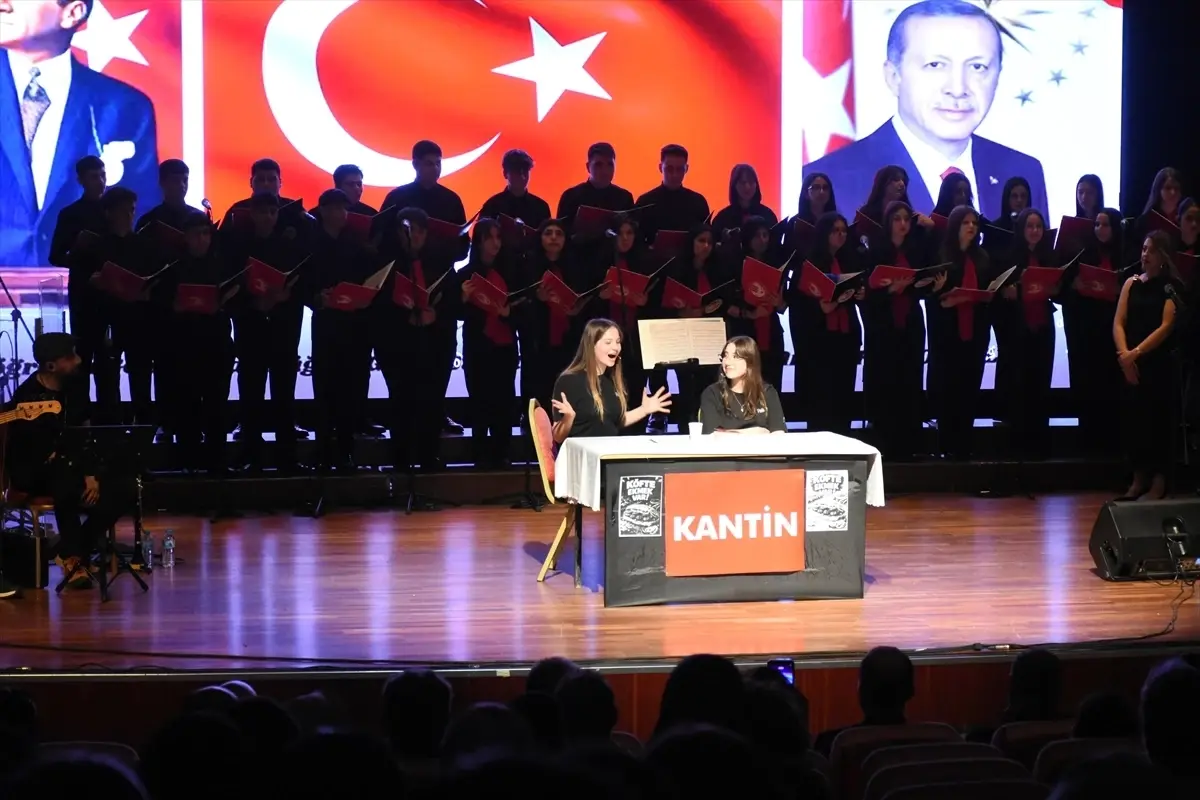 Malatya’da sahnelenen Kim Var? müzikal tiyatrosu