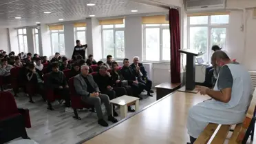 Of ilçesinde Öğrenciler Sahneye Çıktı: Dünya Tiyatrolar Günü Coşkusu