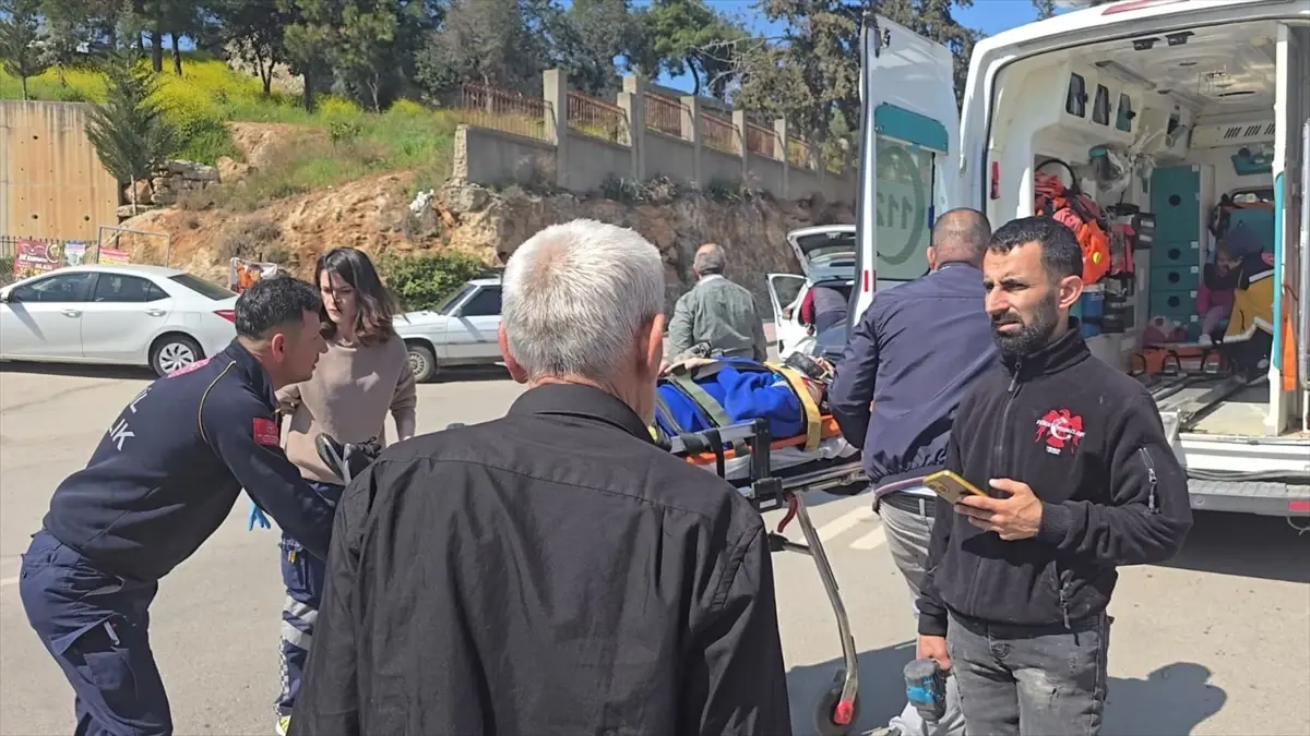 Kozan’da otomobil-motosiklet çarpışması