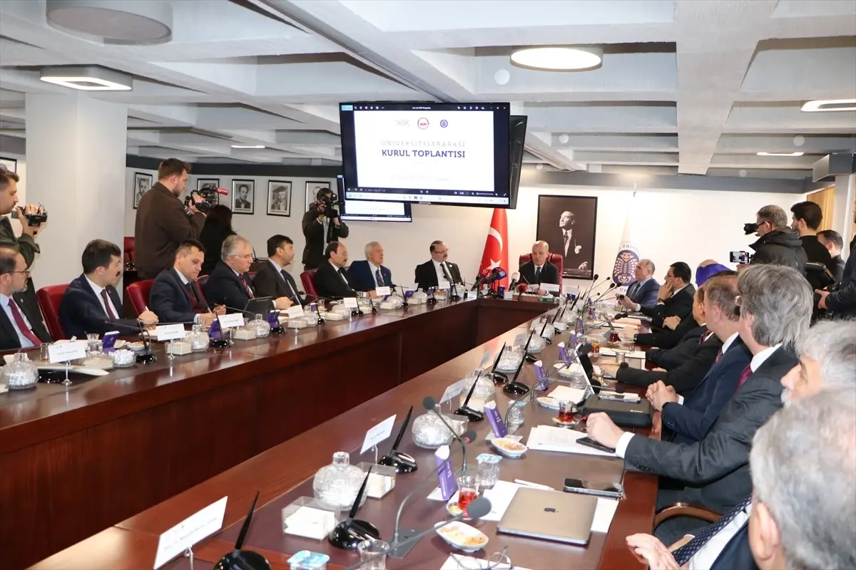 YÖK Başkanı Özvar, Lisans Eğitim Süresinin Kısaltılmasını Değerlendirdi