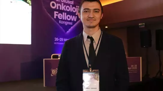 Kongre salonunda genç onkologlar