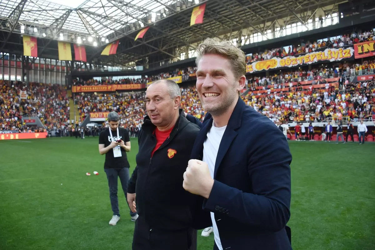 Rasmus Ankersen İzmir'de Göztepe'yi Ziyaret Etti: Kritik Maçlar Öncesi Moral Desteği